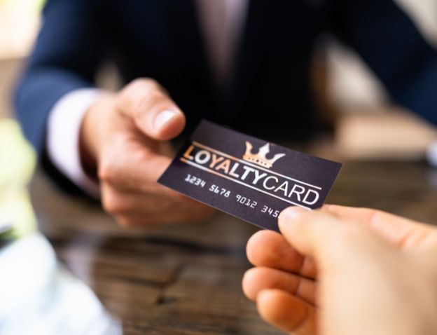 Private‑label and loyalty cards with unique artwork and fulfillment rules.